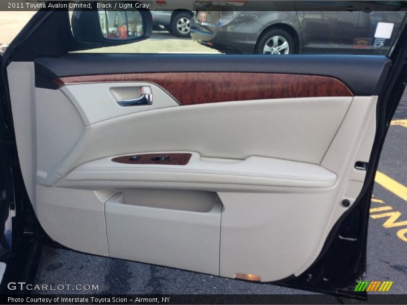 Black / Light Gray 2011 Toyota Avalon Limited