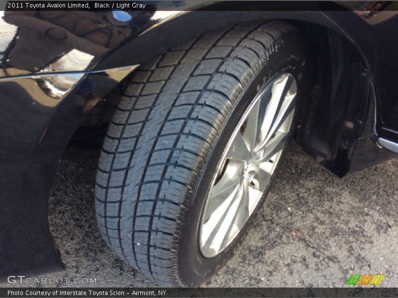 Black / Light Gray 2011 Toyota Avalon Limited