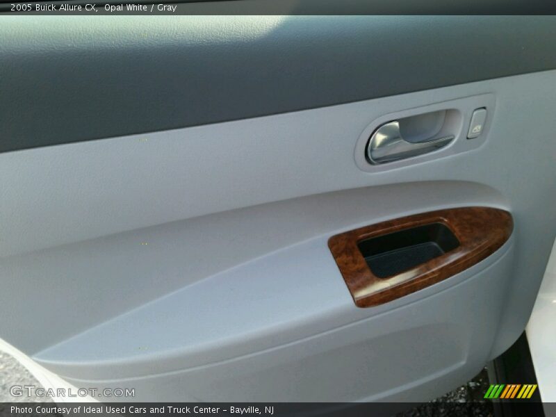 Opal White / Gray 2005 Buick Allure CX