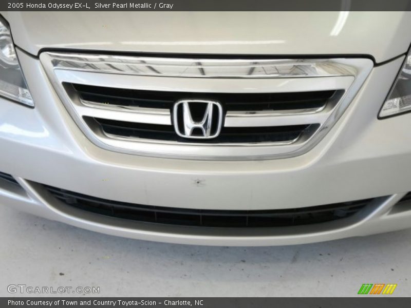 Silver Pearl Metallic / Gray 2005 Honda Odyssey EX-L