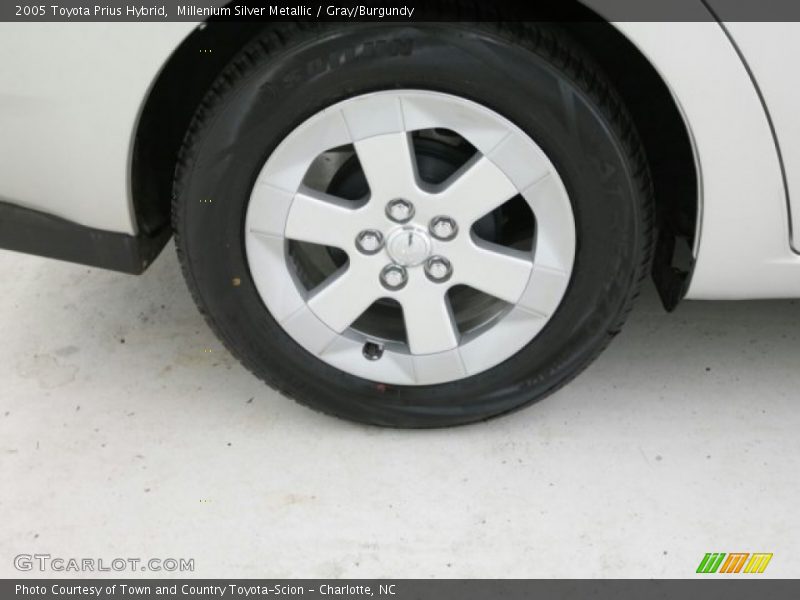 Millenium Silver Metallic / Gray/Burgundy 2005 Toyota Prius Hybrid