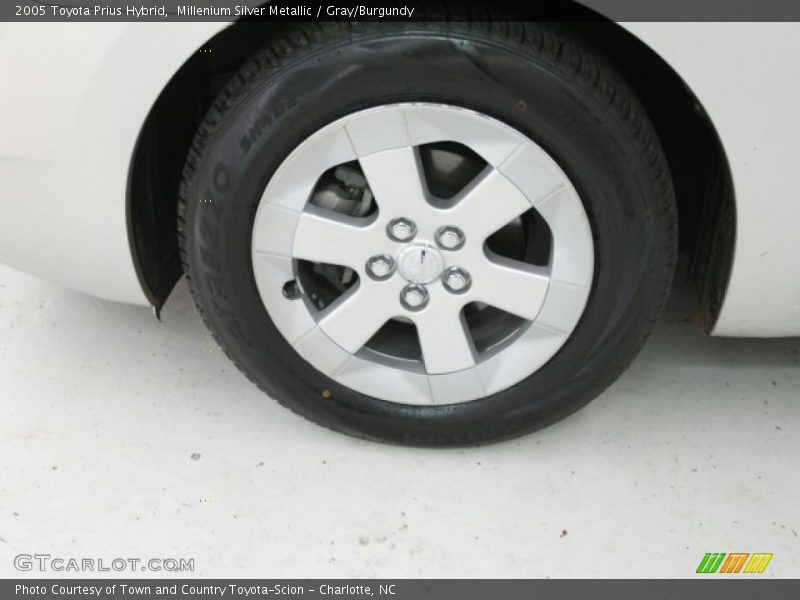 Millenium Silver Metallic / Gray/Burgundy 2005 Toyota Prius Hybrid