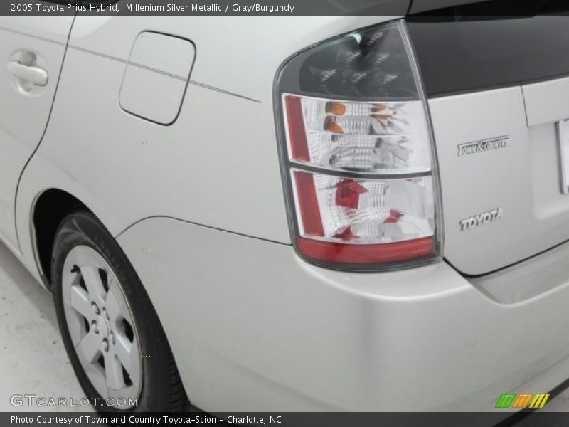 Millenium Silver Metallic / Gray/Burgundy 2005 Toyota Prius Hybrid