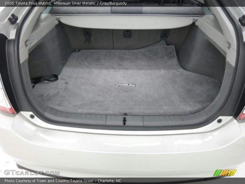 Millenium Silver Metallic / Gray/Burgundy 2005 Toyota Prius Hybrid