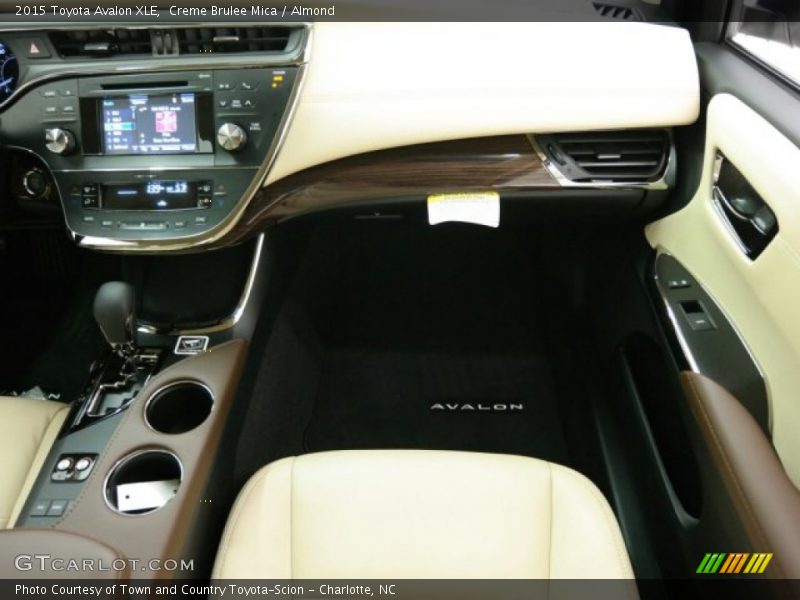 Creme Brulee Mica / Almond 2015 Toyota Avalon XLE