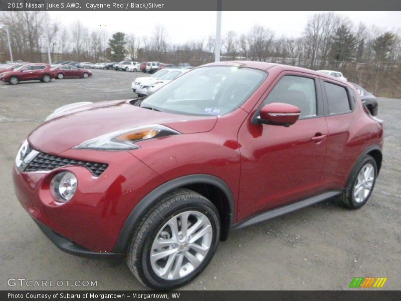 Front 3/4 View of 2015 Juke S AWD