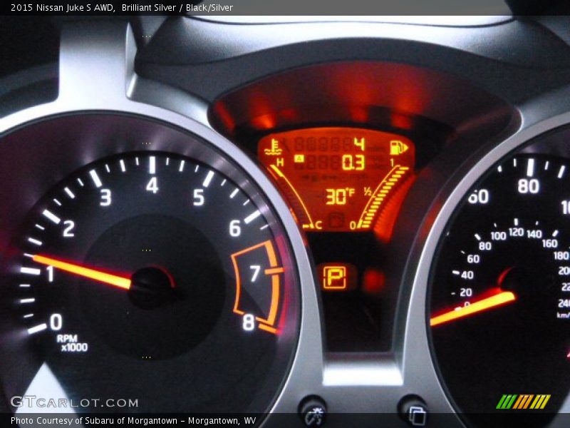 Brilliant Silver / Black/Silver 2015 Nissan Juke S AWD