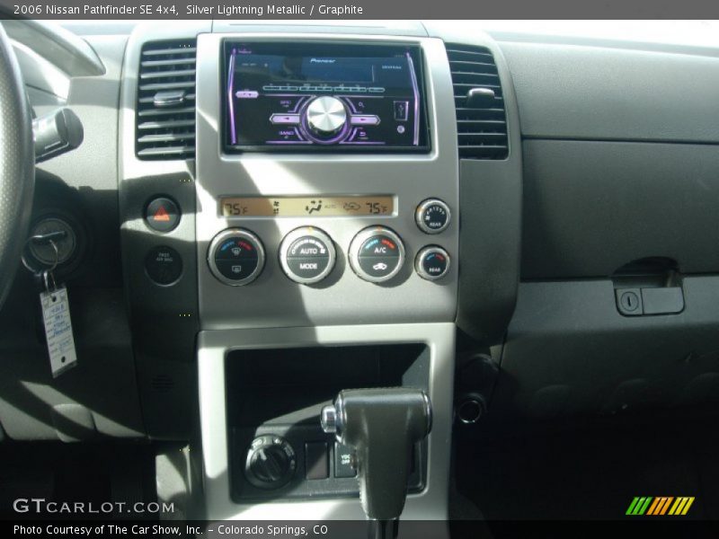 Silver Lightning Metallic / Graphite 2006 Nissan Pathfinder SE 4x4