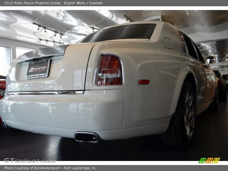 English White / Seashell 2013 Rolls-Royce Phantom Sedan