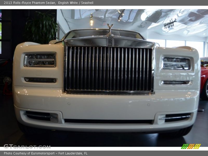 English White / Seashell 2013 Rolls-Royce Phantom Sedan
