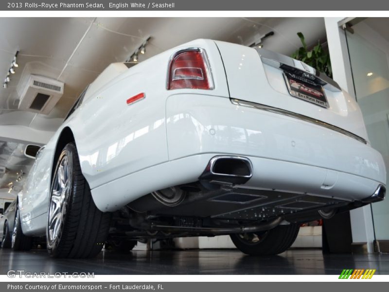 English White / Seashell 2013 Rolls-Royce Phantom Sedan