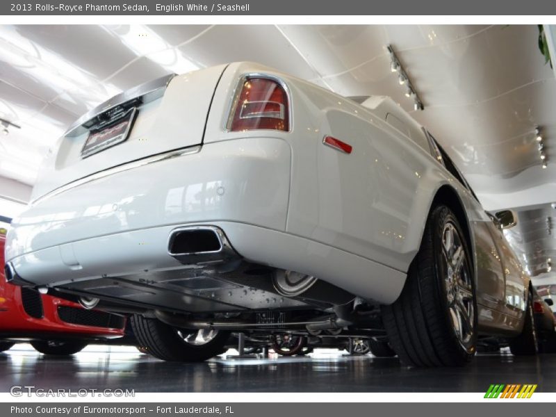 English White / Seashell 2013 Rolls-Royce Phantom Sedan