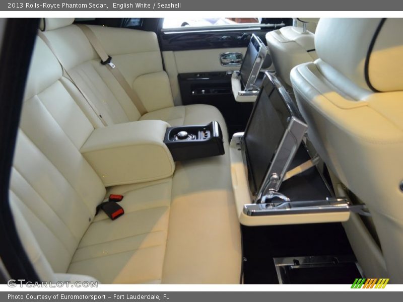 English White / Seashell 2013 Rolls-Royce Phantom Sedan