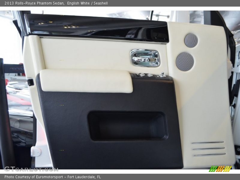 English White / Seashell 2013 Rolls-Royce Phantom Sedan