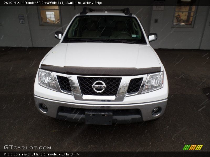 Avalanche White / Beige 2010 Nissan Frontier SE Crew Cab 4x4