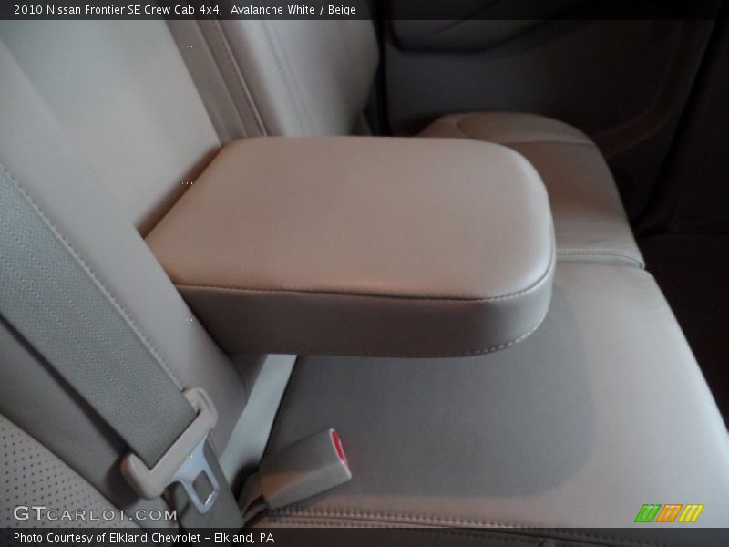 Avalanche White / Beige 2010 Nissan Frontier SE Crew Cab 4x4