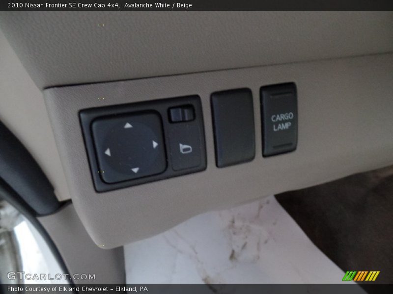 Avalanche White / Beige 2010 Nissan Frontier SE Crew Cab 4x4