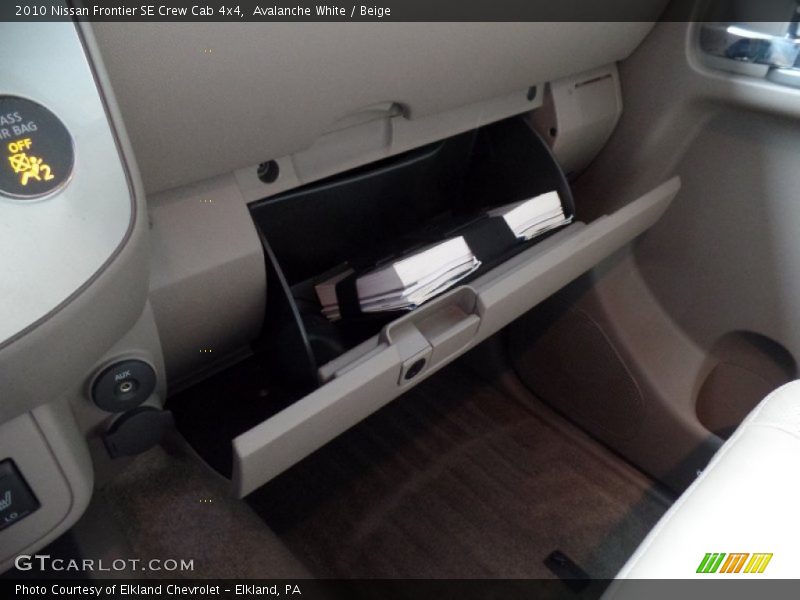 Avalanche White / Beige 2010 Nissan Frontier SE Crew Cab 4x4