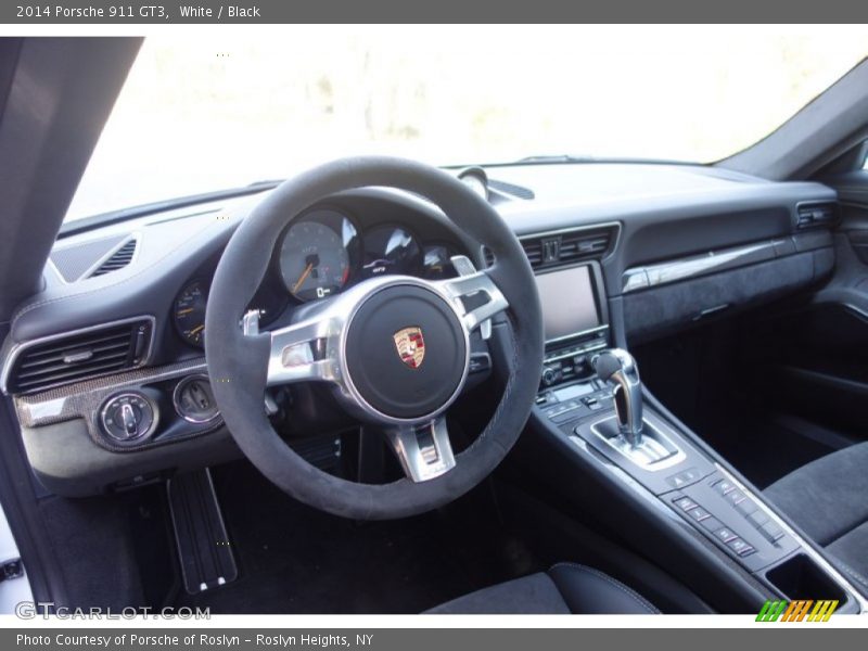 Dashboard of 2014 911 GT3