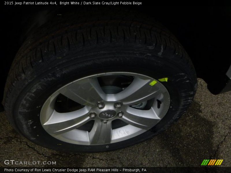 Bright White / Dark Slate Gray/Light Pebble Beige 2015 Jeep Patriot Latitude 4x4