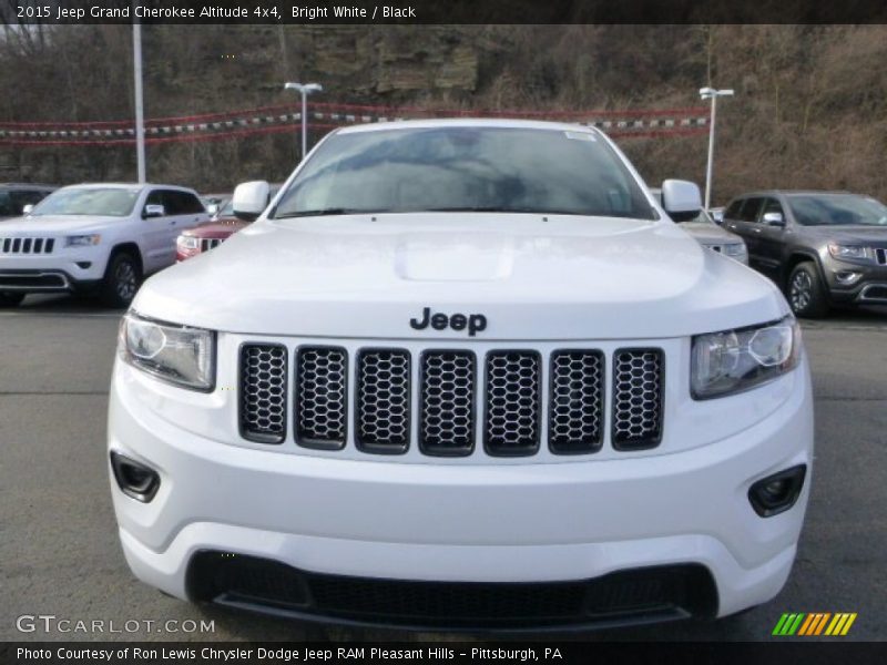 Bright White / Black 2015 Jeep Grand Cherokee Altitude 4x4