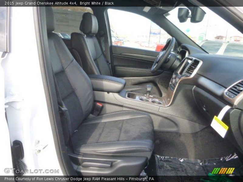 Bright White / Black 2015 Jeep Grand Cherokee Altitude 4x4