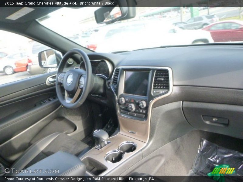 Bright White / Black 2015 Jeep Grand Cherokee Altitude 4x4