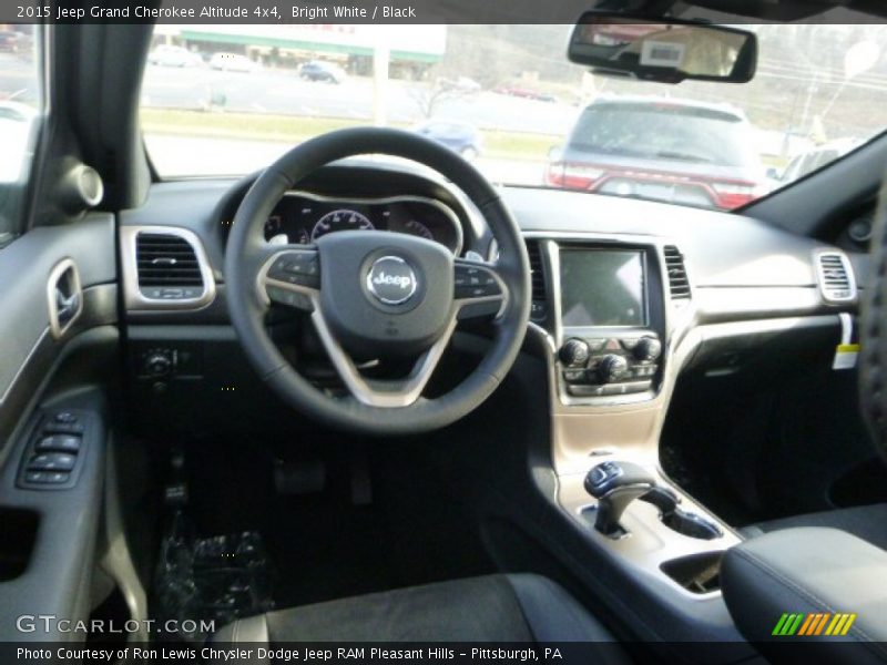 Bright White / Black 2015 Jeep Grand Cherokee Altitude 4x4