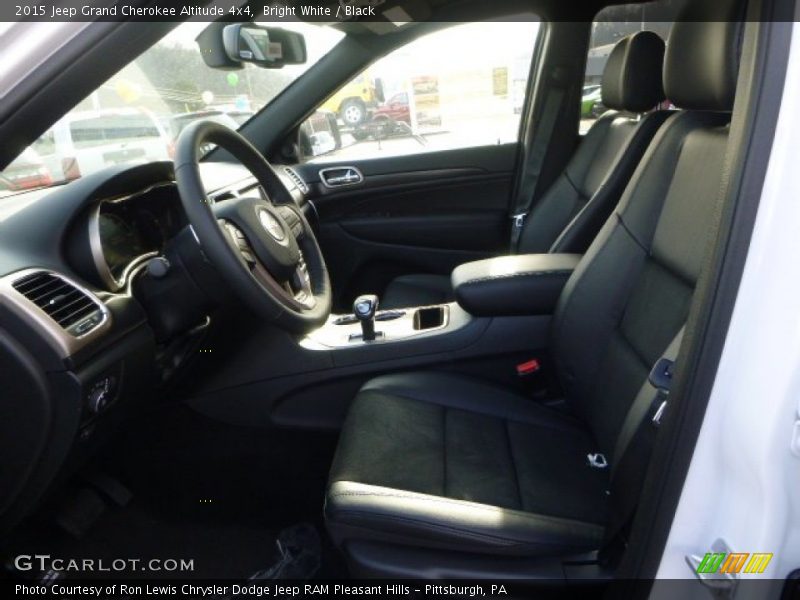 Bright White / Black 2015 Jeep Grand Cherokee Altitude 4x4