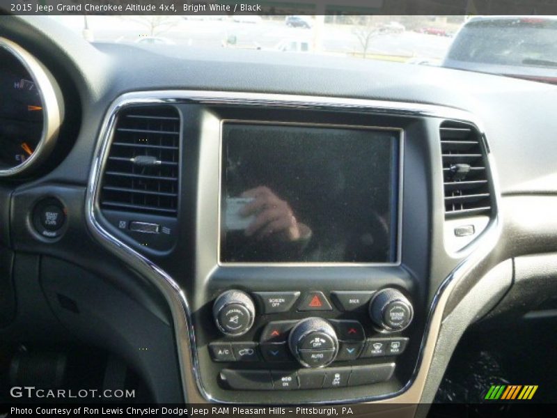 Bright White / Black 2015 Jeep Grand Cherokee Altitude 4x4