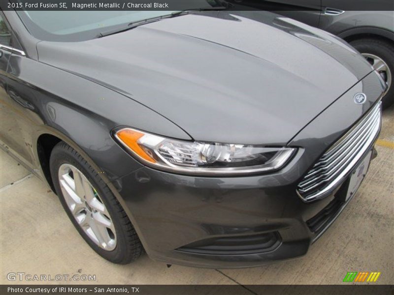 Magnetic Metallic / Charcoal Black 2015 Ford Fusion SE