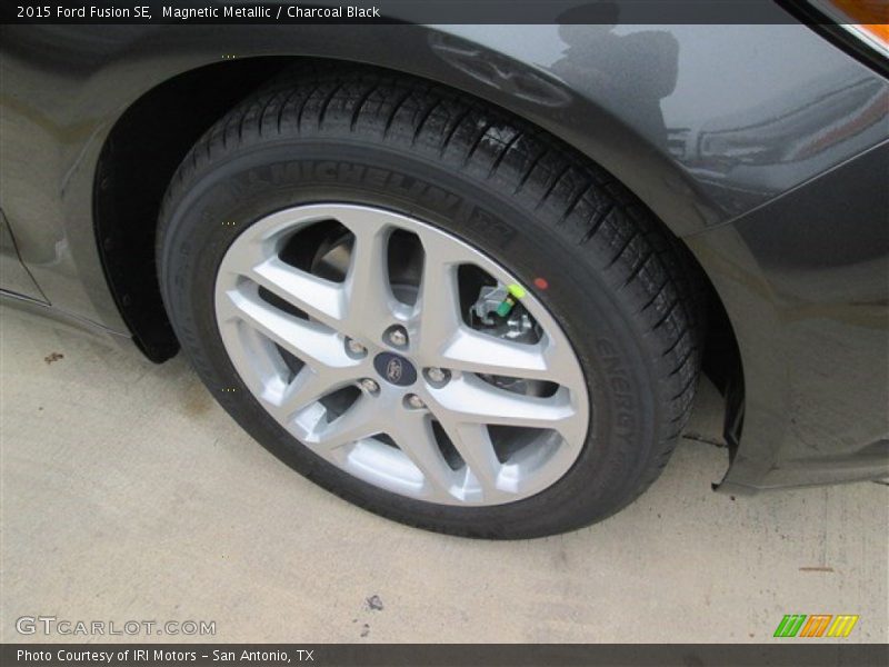 Magnetic Metallic / Charcoal Black 2015 Ford Fusion SE