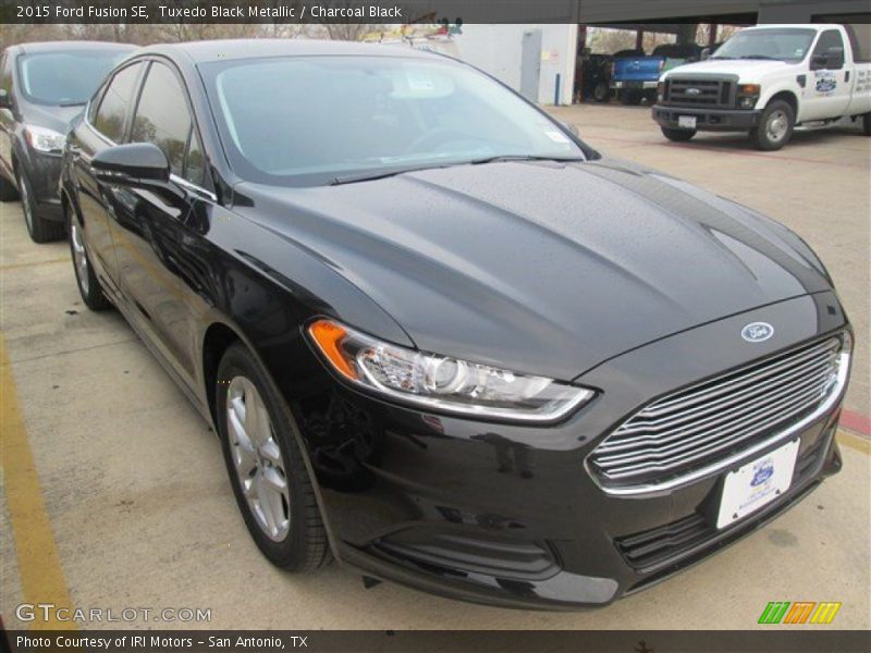 Tuxedo Black Metallic / Charcoal Black 2015 Ford Fusion SE