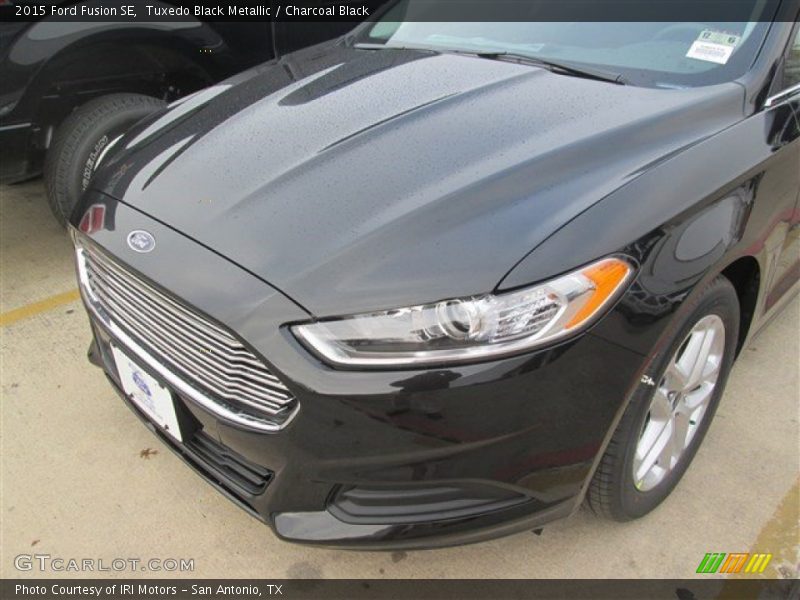 Tuxedo Black Metallic / Charcoal Black 2015 Ford Fusion SE