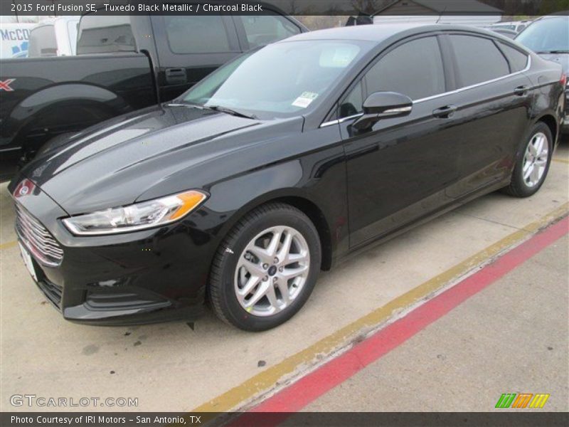 Tuxedo Black Metallic / Charcoal Black 2015 Ford Fusion SE