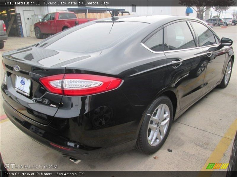 Tuxedo Black Metallic / Charcoal Black 2015 Ford Fusion SE