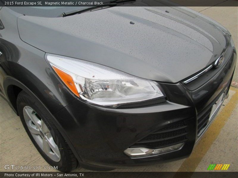 Magnetic Metallic / Charcoal Black 2015 Ford Escape SE