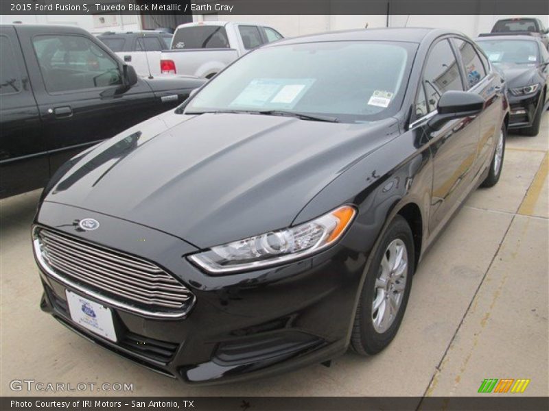 Tuxedo Black Metallic / Earth Gray 2015 Ford Fusion S