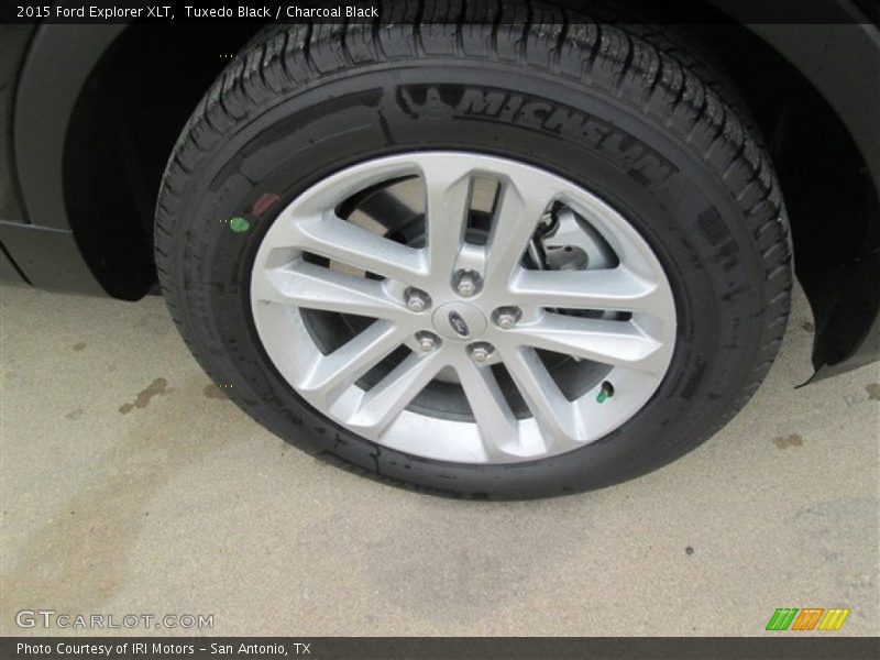 Tuxedo Black / Charcoal Black 2015 Ford Explorer XLT