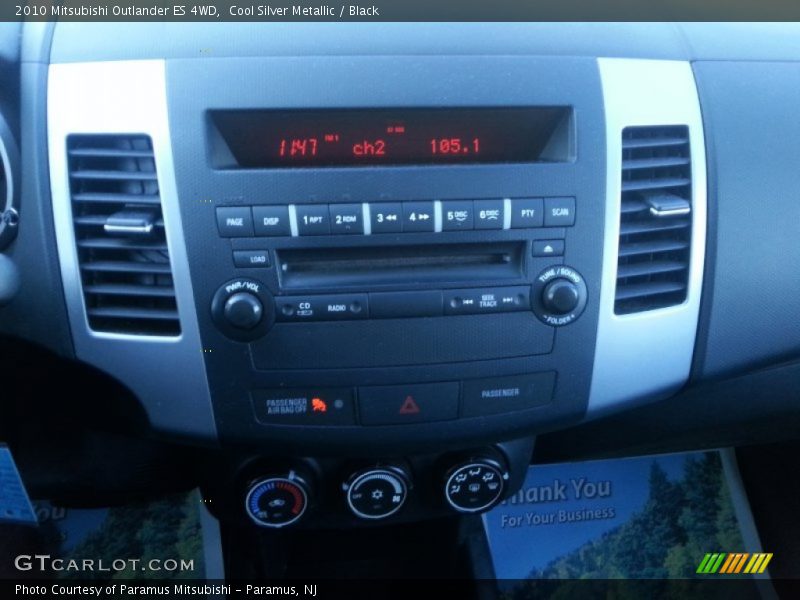Cool Silver Metallic / Black 2010 Mitsubishi Outlander ES 4WD