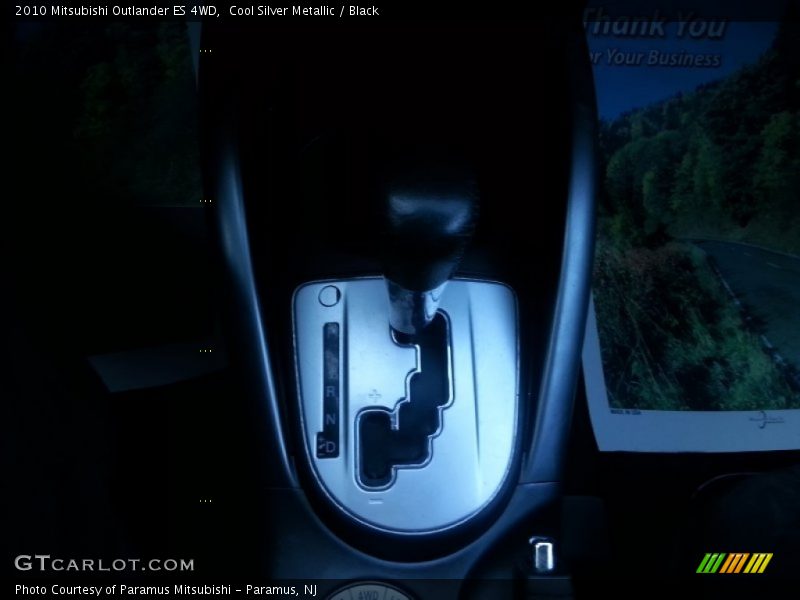 Cool Silver Metallic / Black 2010 Mitsubishi Outlander ES 4WD