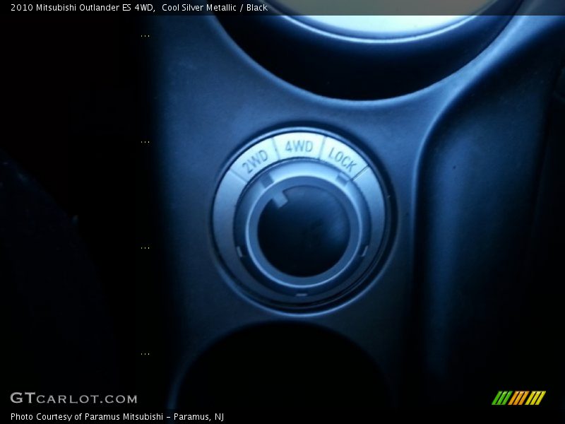 Cool Silver Metallic / Black 2010 Mitsubishi Outlander ES 4WD