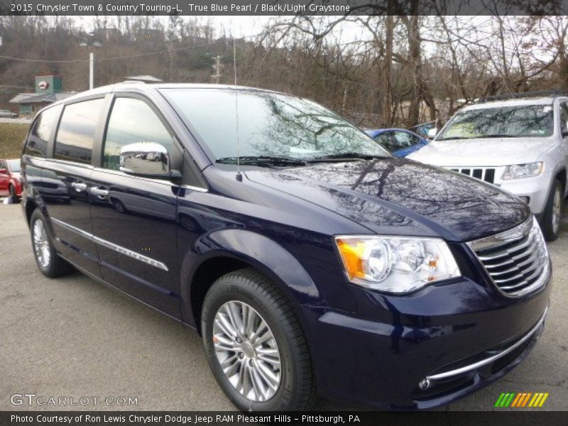 Front 3/4 View of 2015 Town & Country Touring-L