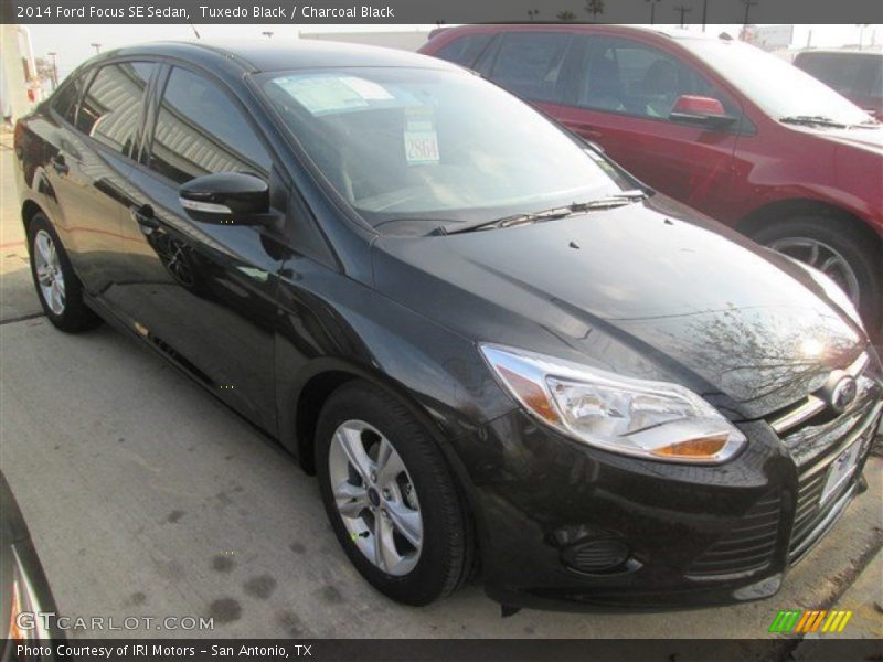 Tuxedo Black / Charcoal Black 2014 Ford Focus SE Sedan