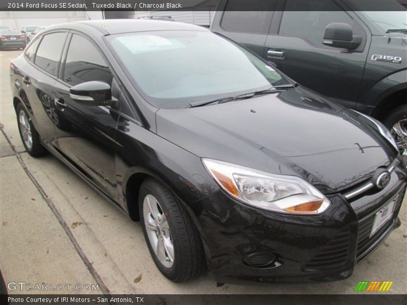Tuxedo Black / Charcoal Black 2014 Ford Focus SE Sedan