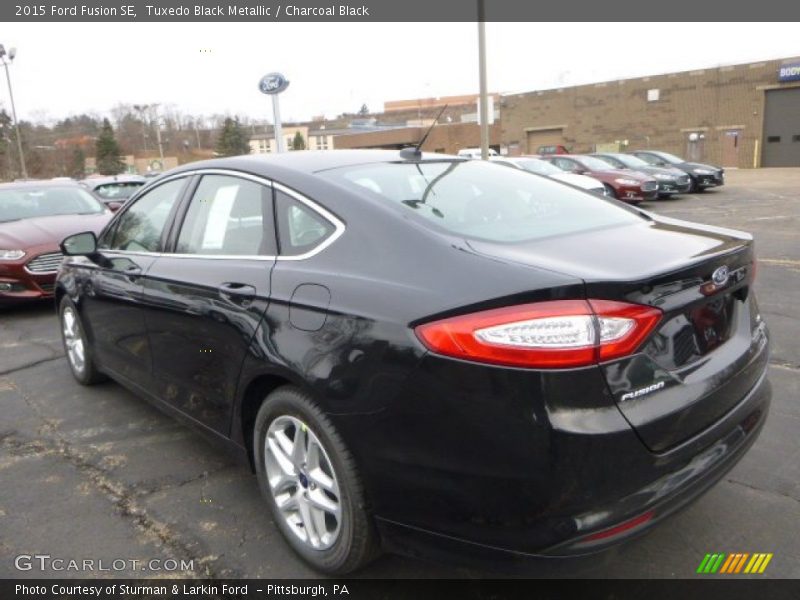 Tuxedo Black Metallic / Charcoal Black 2015 Ford Fusion SE