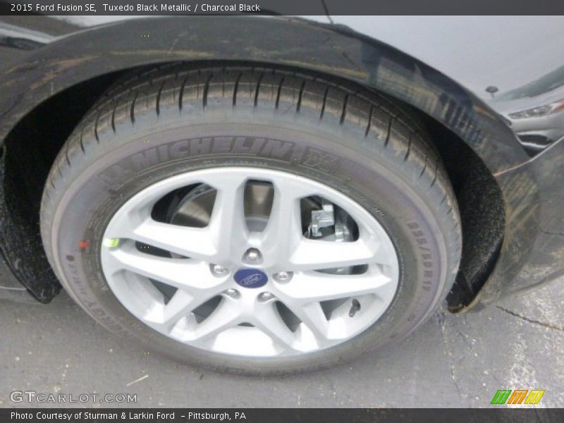 Tuxedo Black Metallic / Charcoal Black 2015 Ford Fusion SE