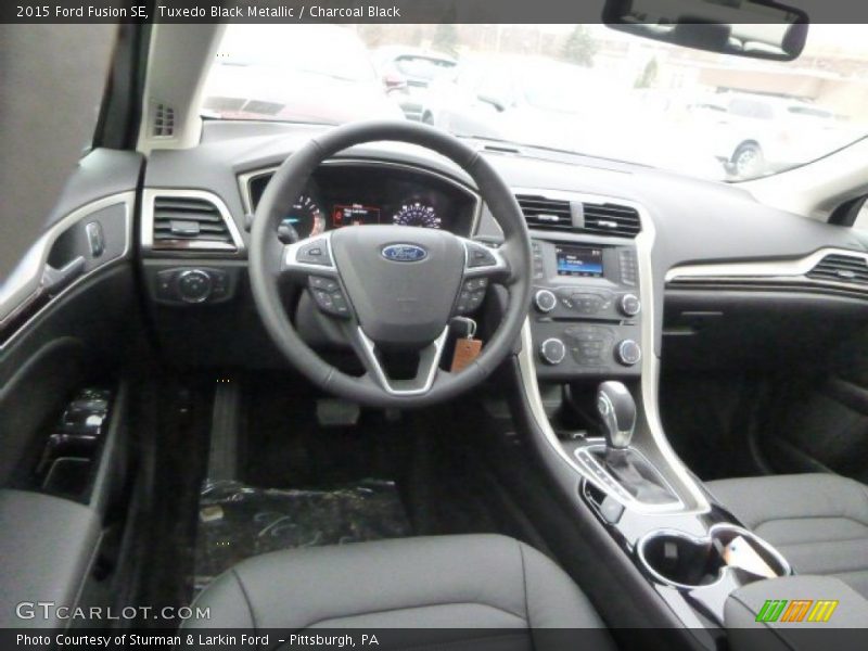 Tuxedo Black Metallic / Charcoal Black 2015 Ford Fusion SE