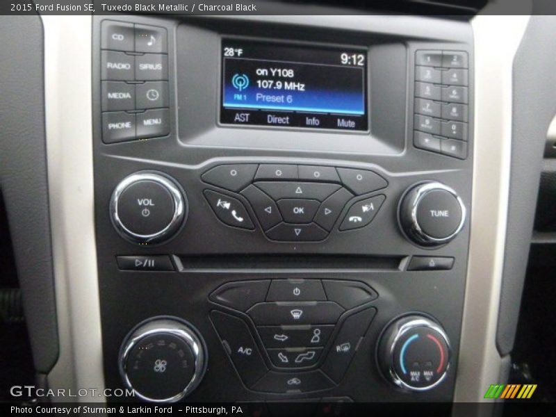 Tuxedo Black Metallic / Charcoal Black 2015 Ford Fusion SE