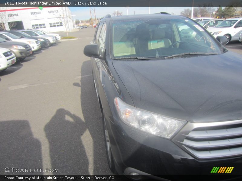 Black / Sand Beige 2011 Toyota Highlander Limited 4WD